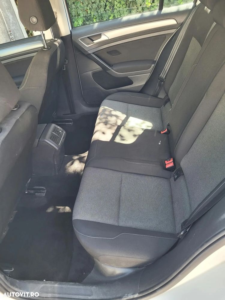 Volkswagen Golf - 12