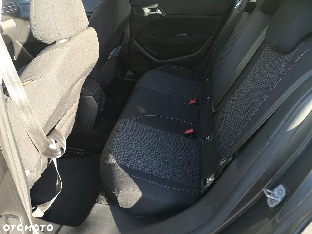 Peugeot 308 - 33