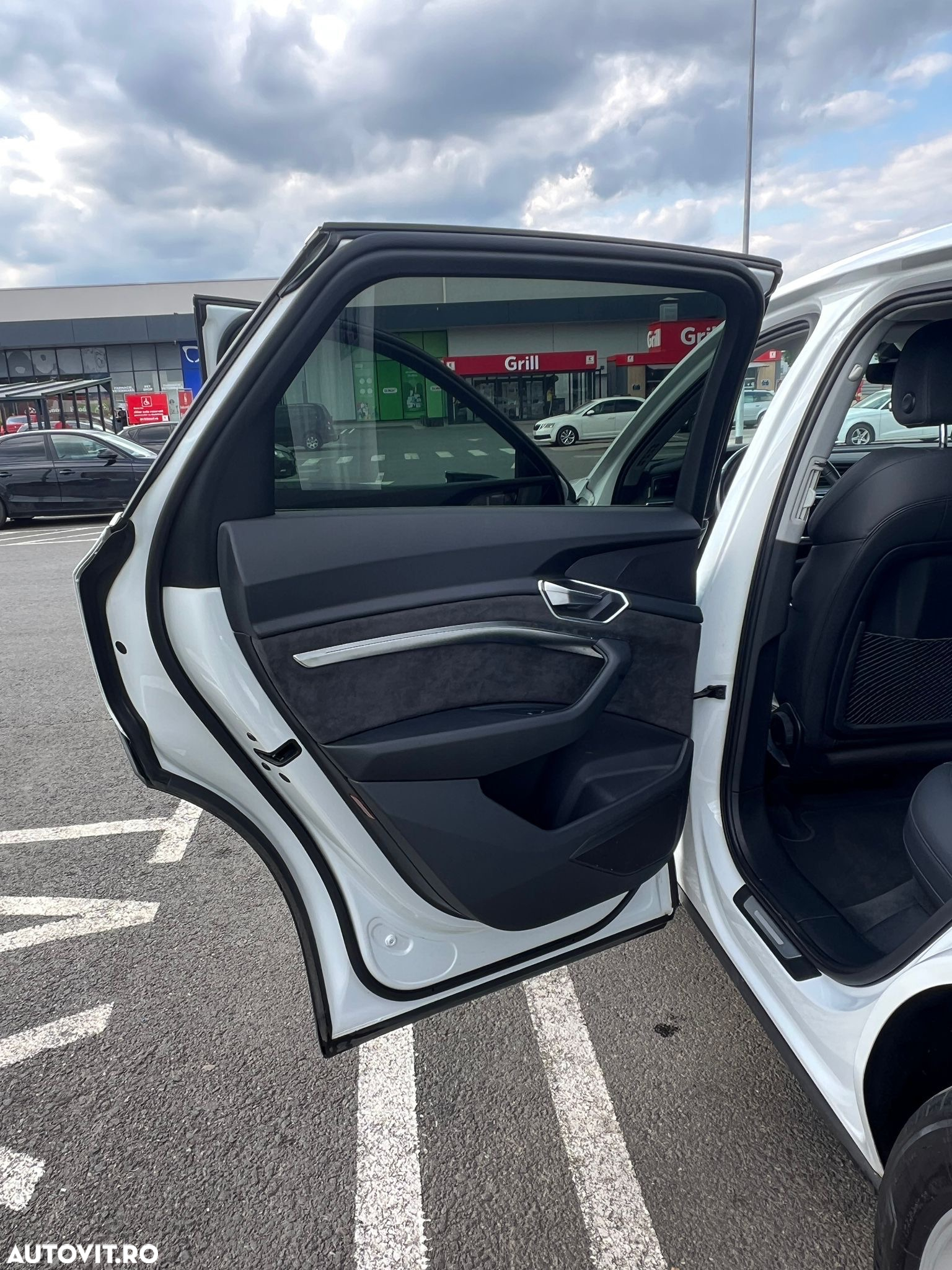 Audi e-tron quattro S - 17