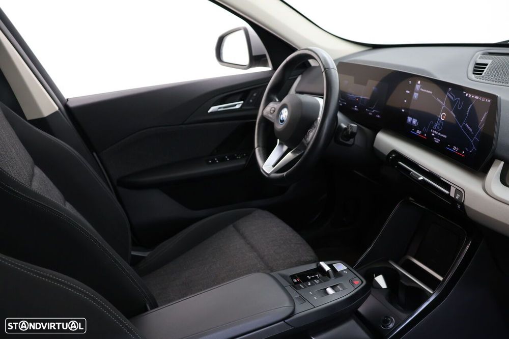 BMW iX1 xDrive30 - 7
