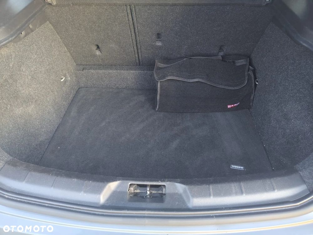 Volvo V40 D2 Momentum - 18