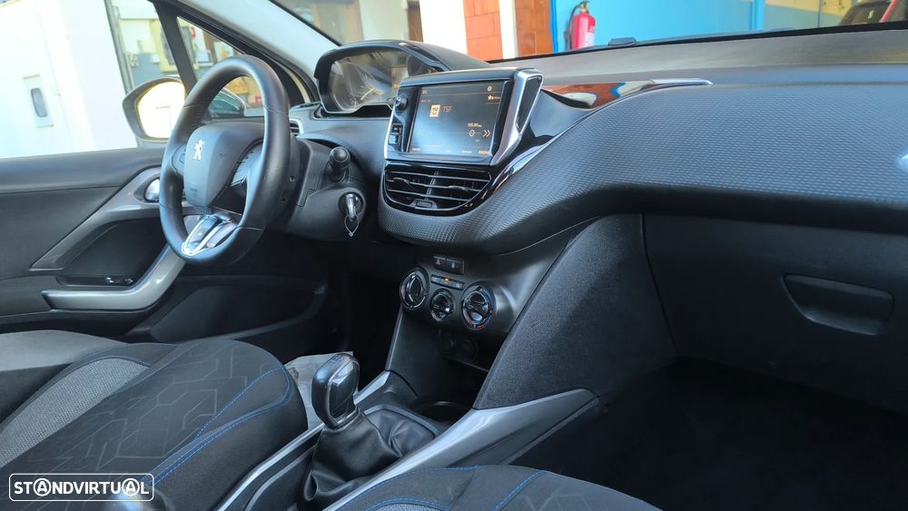 Peugeot 2008 1.6 BlueHDi Style - 4