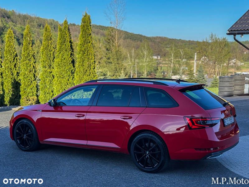 Skoda Superb 2.0 TDI Sportline - 37