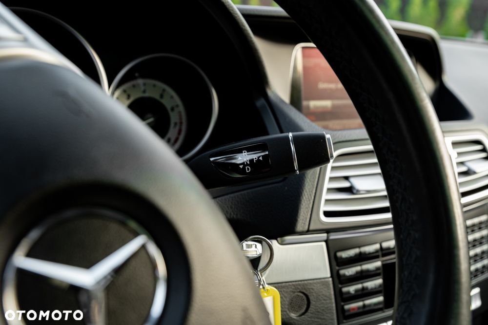 Mercedes-Benz Klasa E 250 7G-TRONIC - 37