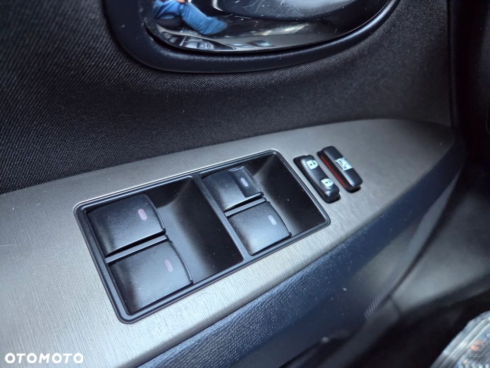 Toyota Avensis 1.8 Comfort - 17