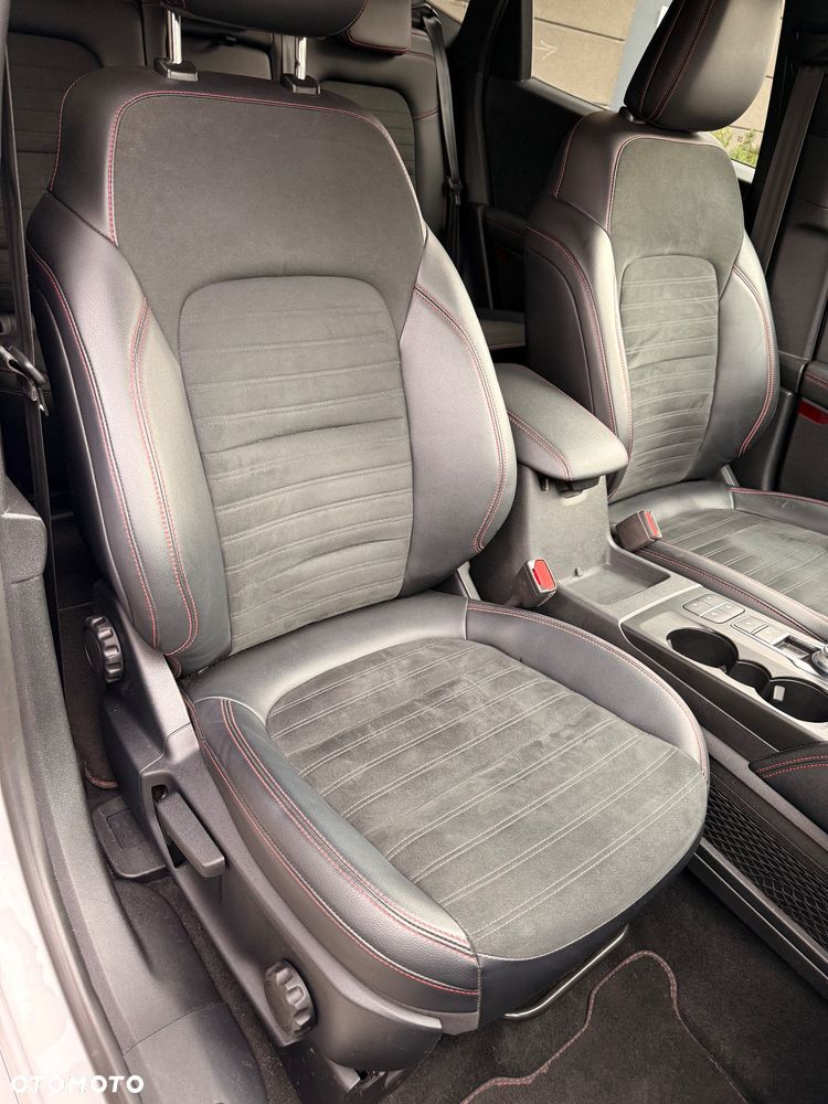Ford Kuga 2.5P PHEV FWD ST-Line X - 23