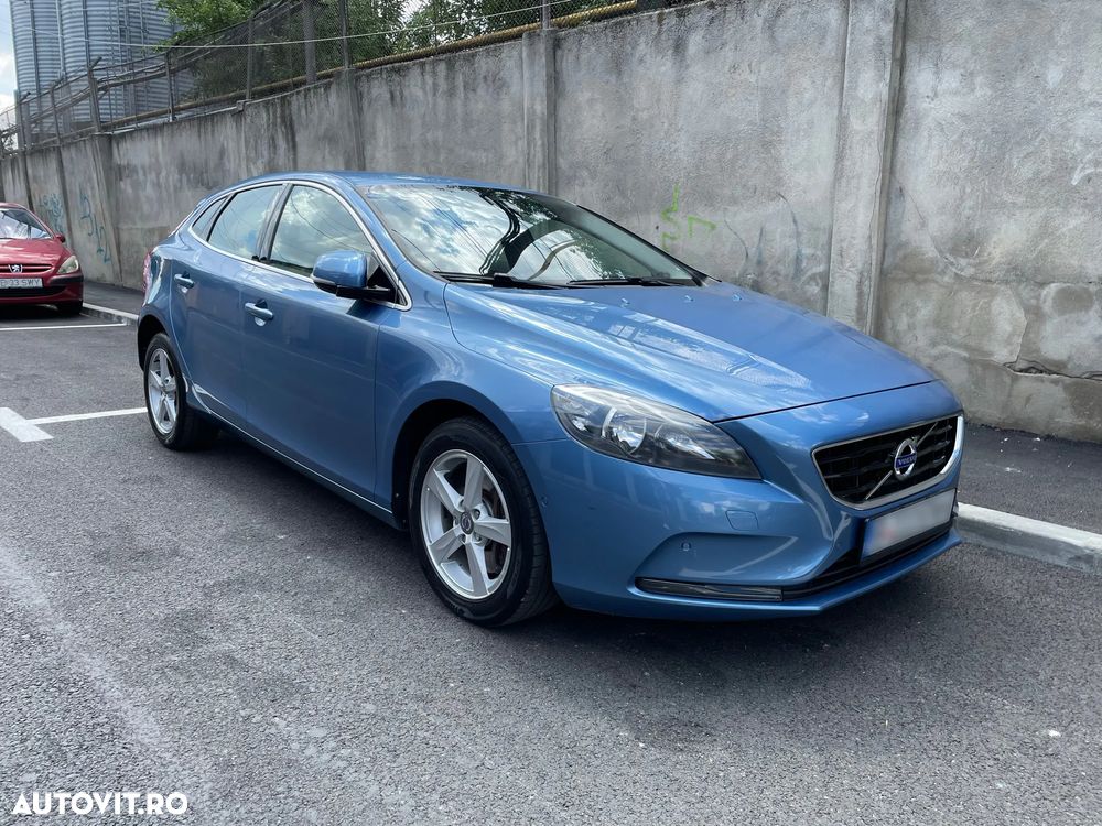 Volvo V40 D4 Momentum - 1