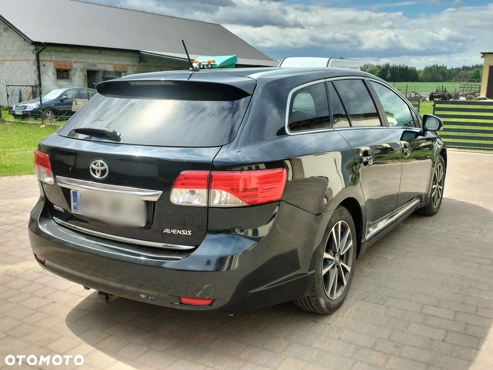 Toyota Avensis - 4