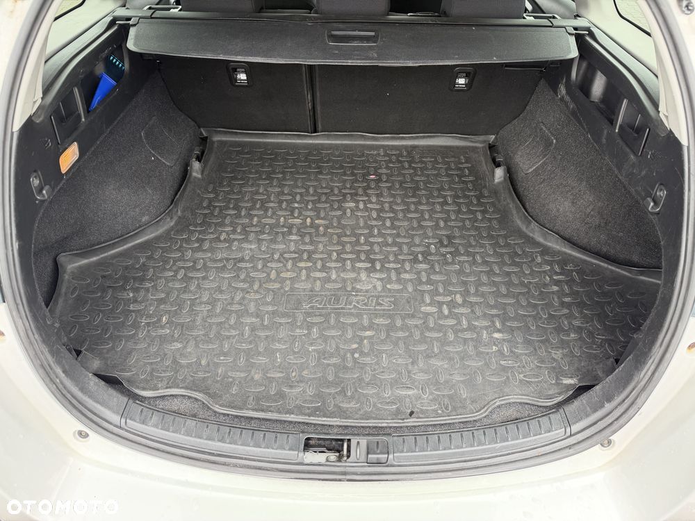 Toyota Auris 1.8 HSD Luna - 6