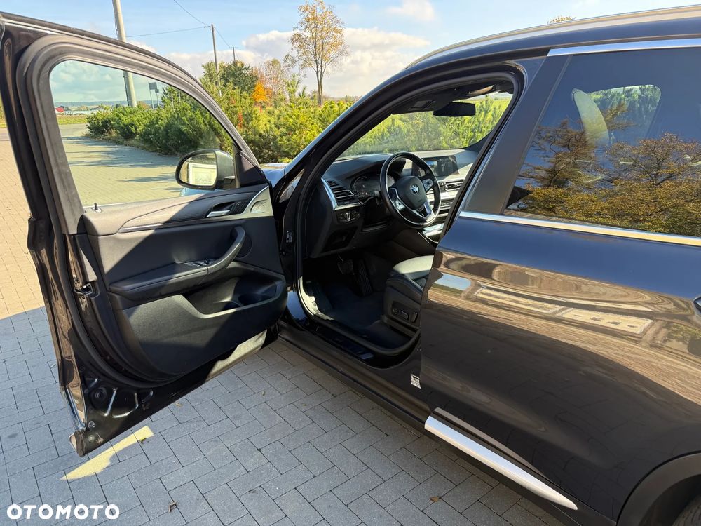 BMW X3 xDrive30i mHEV - 19