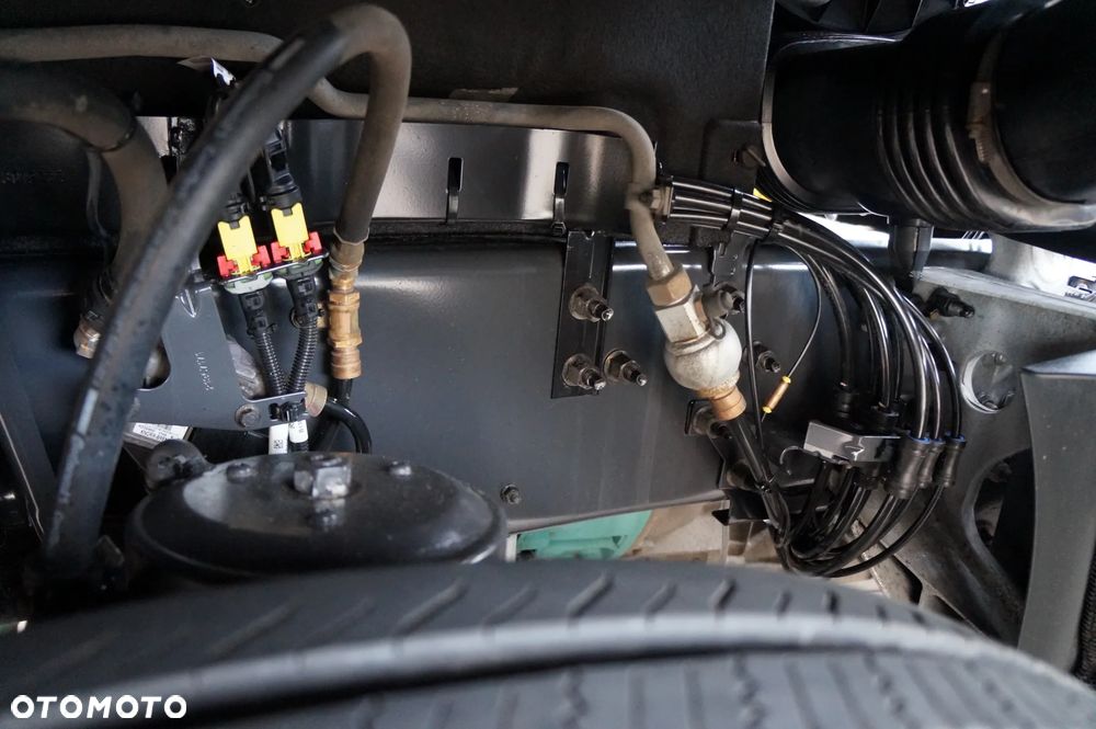 Volvo FH 4 EURO 6 GLOBETROTTER NISKI PRZEBIEG PEŁEN SERWIS - 9