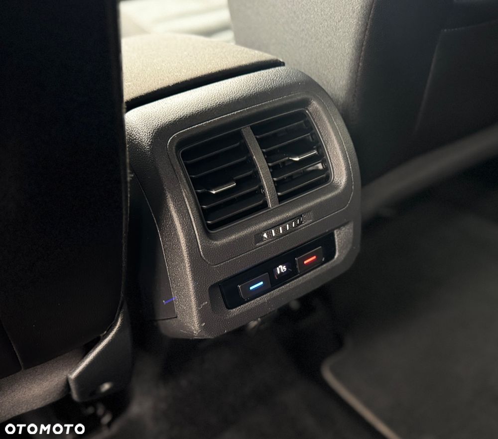 Volkswagen Touran 1.8 TSI BMT Highline DSG - 29