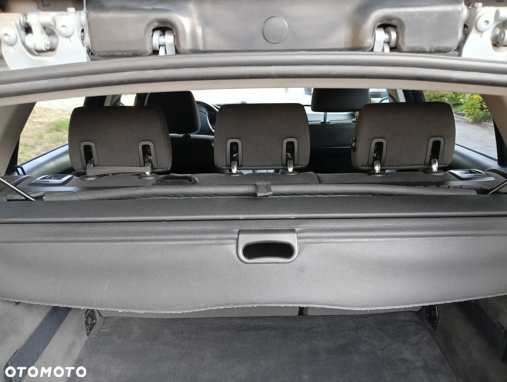 BMW Seria 3 320i - 28