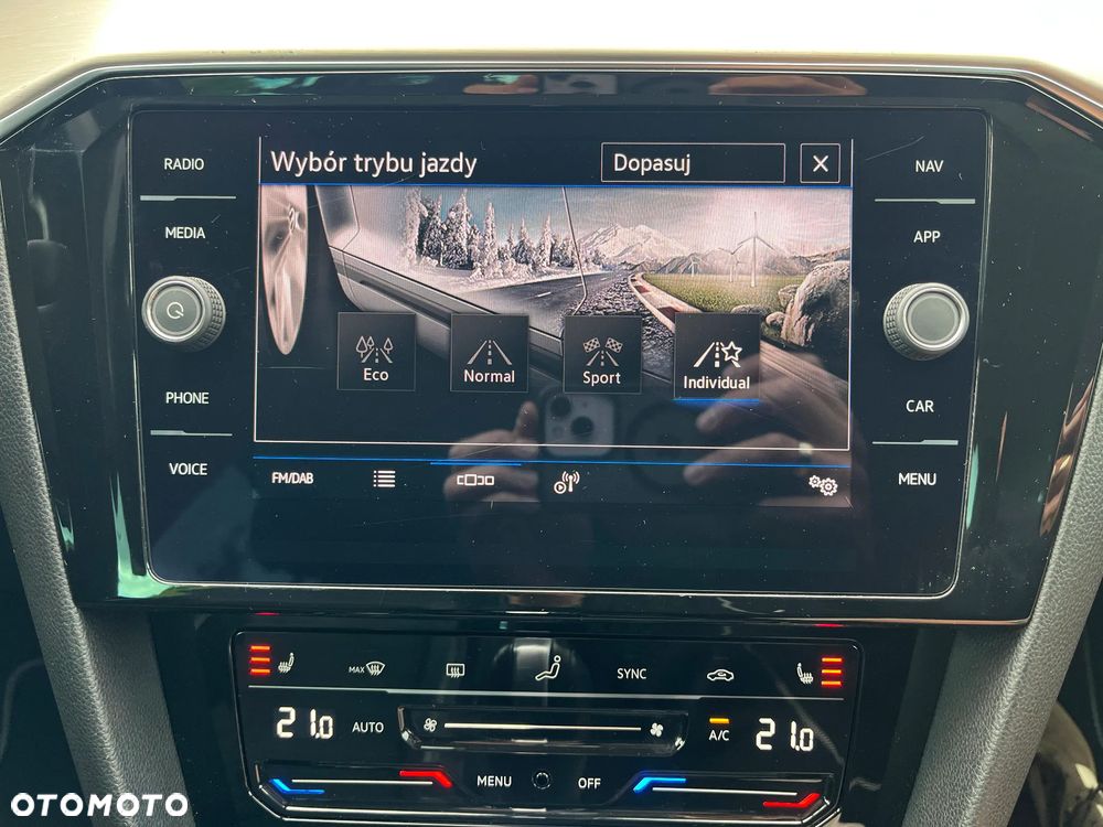 Volkswagen Passat 2.0 TDI Elegance DSG - 20