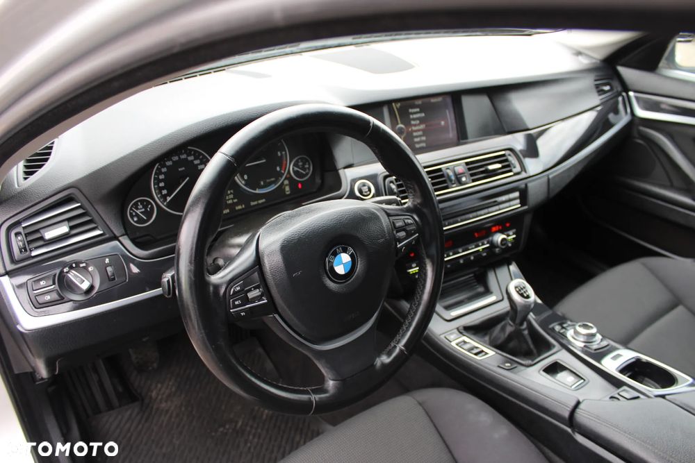 BMW Seria 5 520d - 13