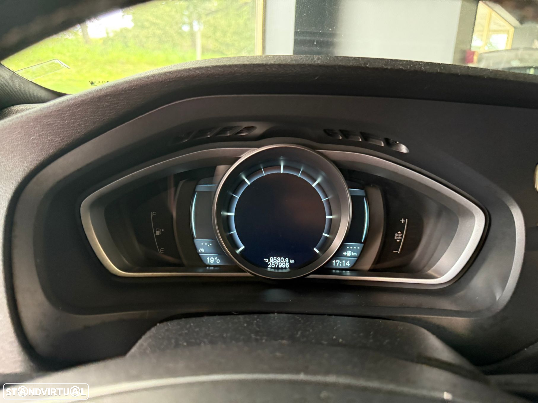 Volvo V40 1.6 D2 R-Design - 13