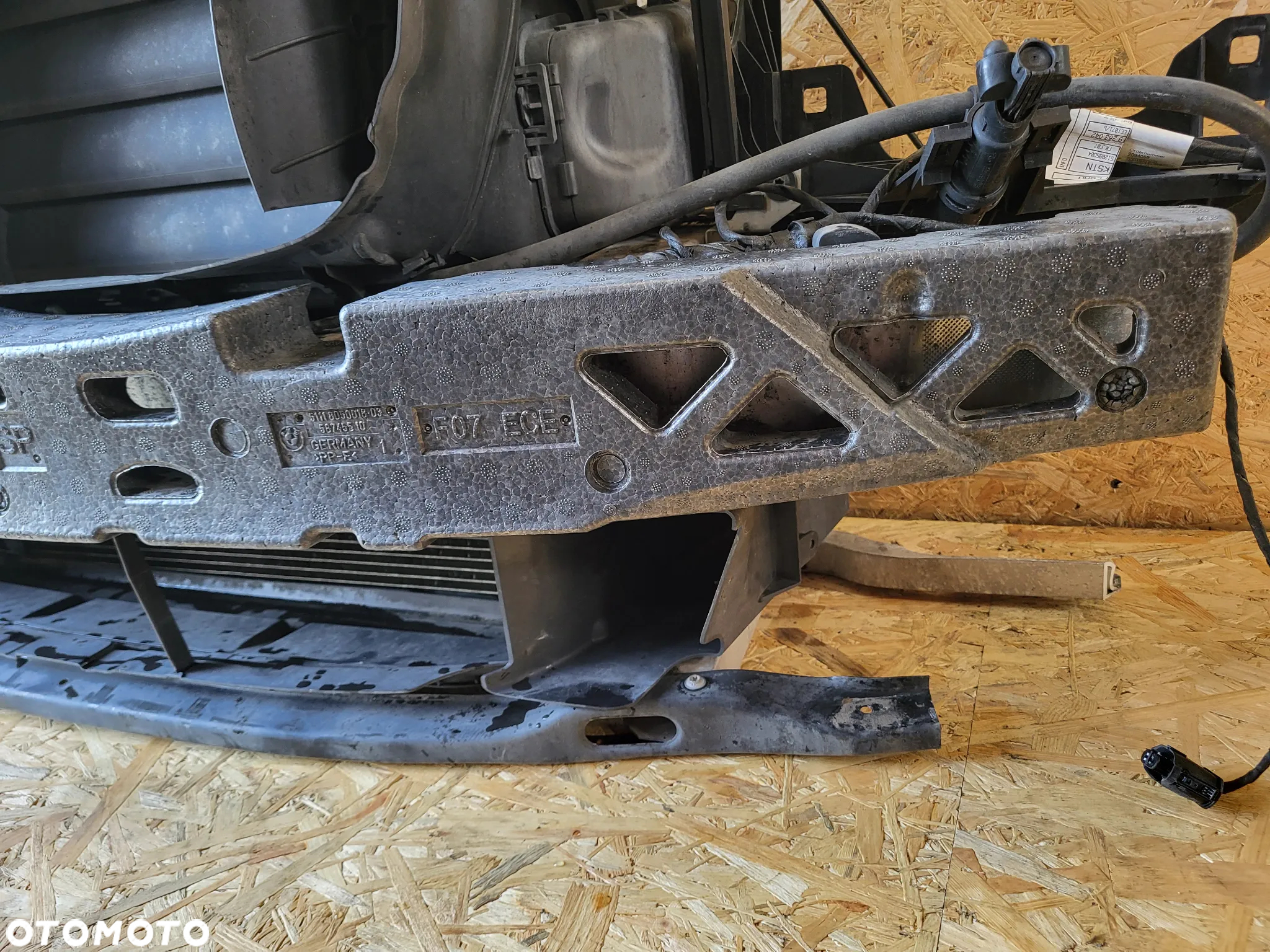 BMW F07 535d GT pas przedni komplet chłodnic Mpakiet - 12