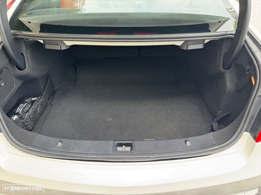 Mercedes-Benz E 250 CDi Avantgarde BlueEfficiency - 25