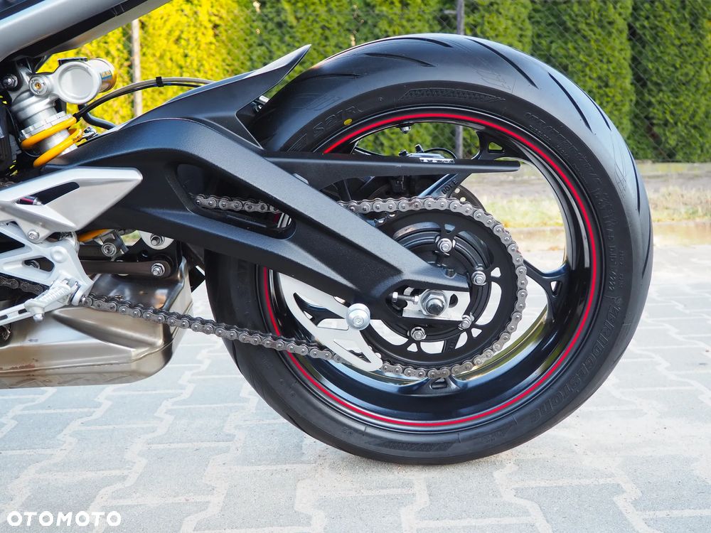 Triumph Street Triple - 25