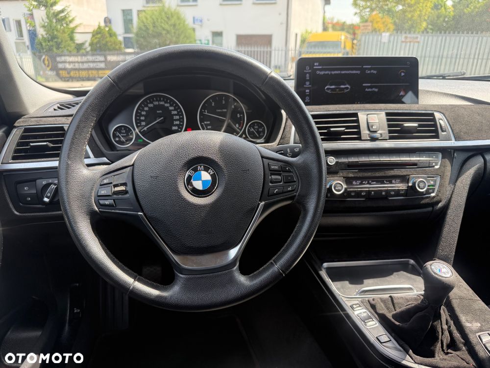 BMW Seria 3 318d Sport Line - 15