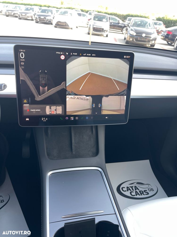 Tesla Model Y Long Range Dual Motor AWD - 31
