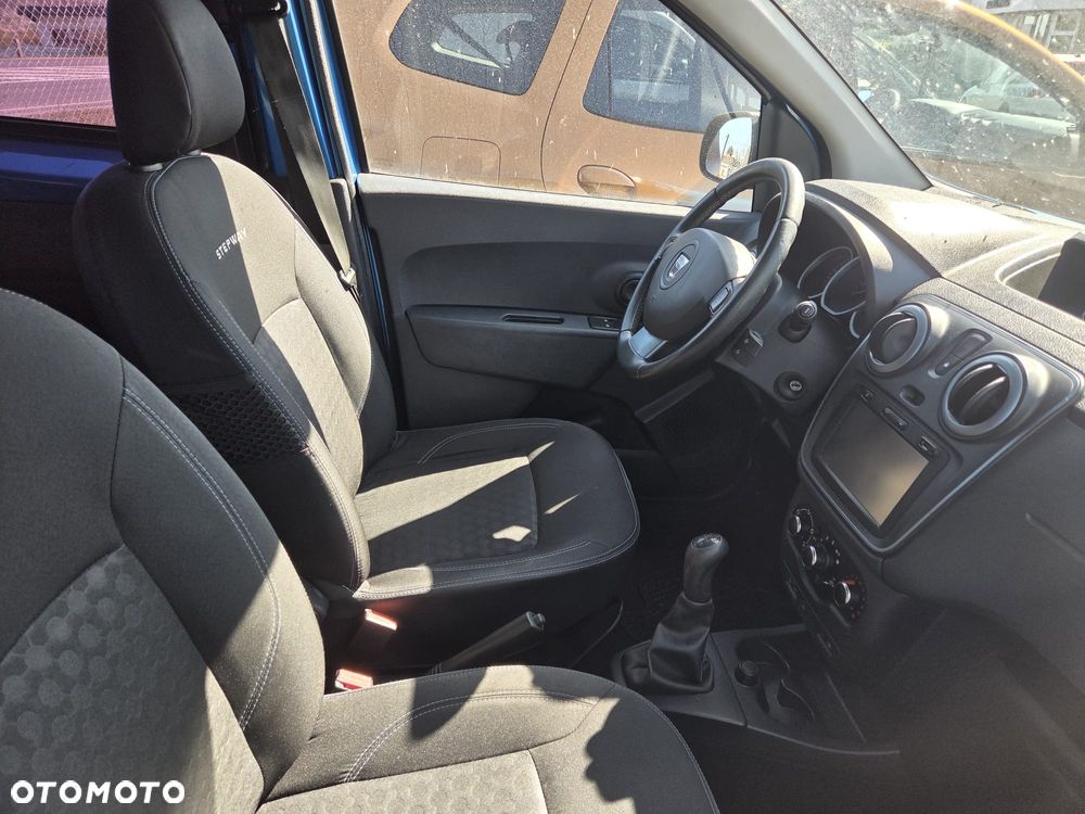 Dacia Dokker TCe 115 Stepway Celebration - 5
