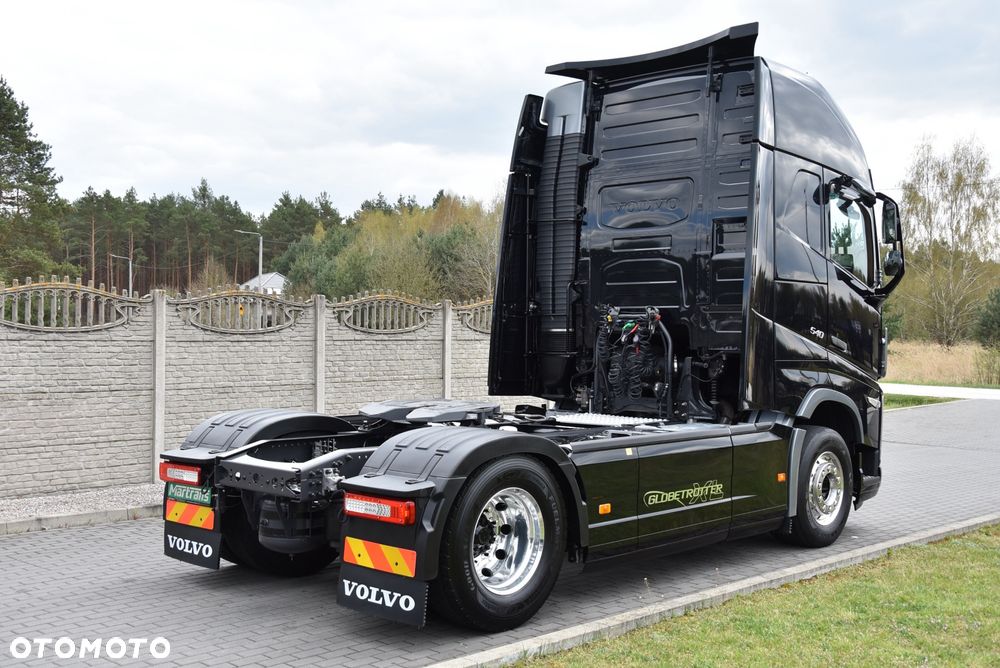 Volvo FH5 540 EURO6 / GLOBETROTTER XL / FULL-LED / KLIMA POSTOJOWA / NAWIGACJA / KAMERY / ALU FELGI / SKÓRY / CAŁY NA PODUSZKACH / TV / FULL OPCJA / STAN IDEALNY ! ! ! - 5