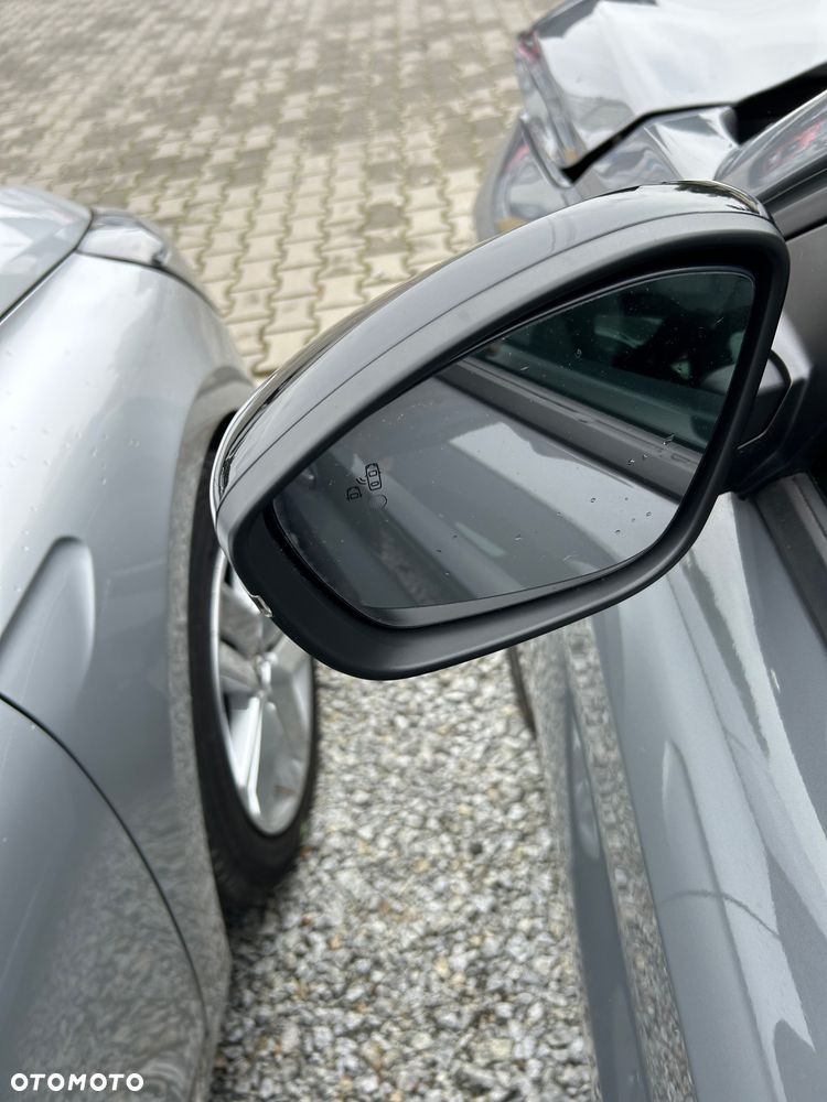 Peugeot 208 - 36