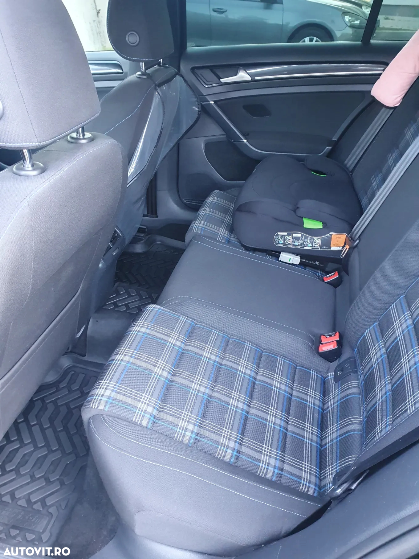 Volkswagen Golf GTE - 12