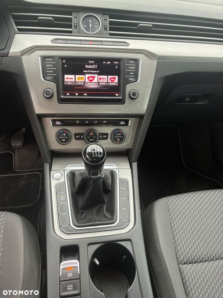 Volkswagen Passat - 7