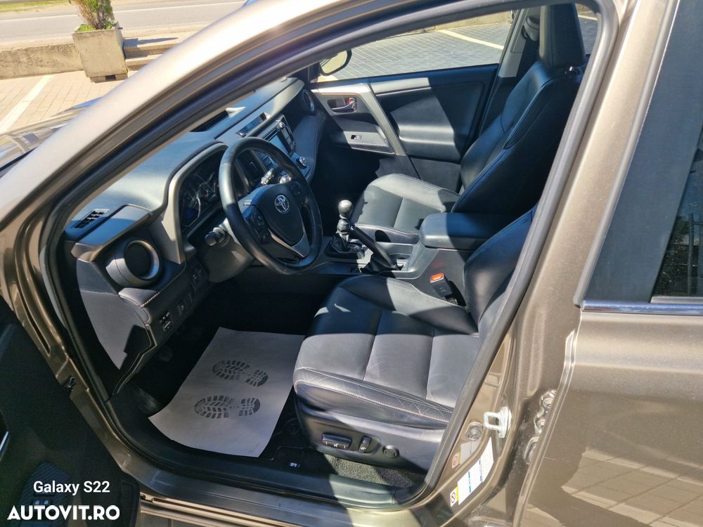 Toyota RAV4 2.0 D-4D 4WD Executive - 11