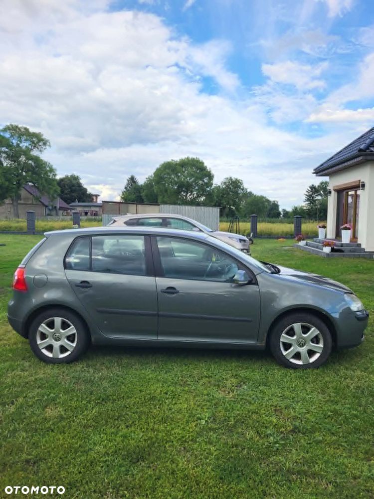 Volkswagen Golf 1.6 FSI Comfortline - 1