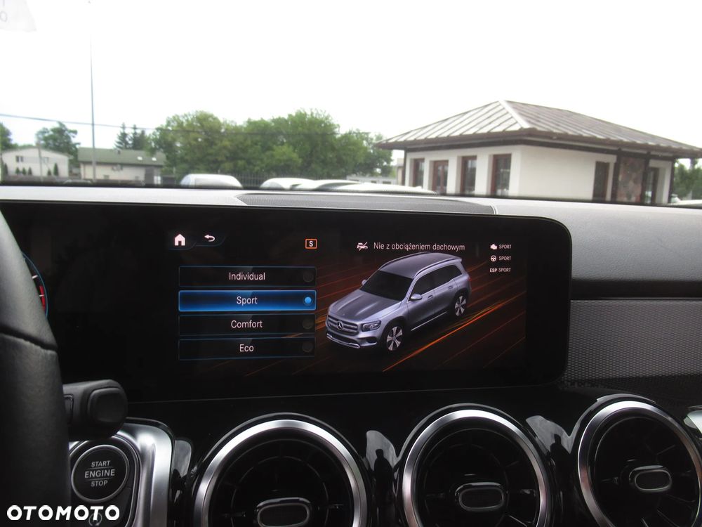 Mercedes-Benz GLB 200 7G-DCT - 24