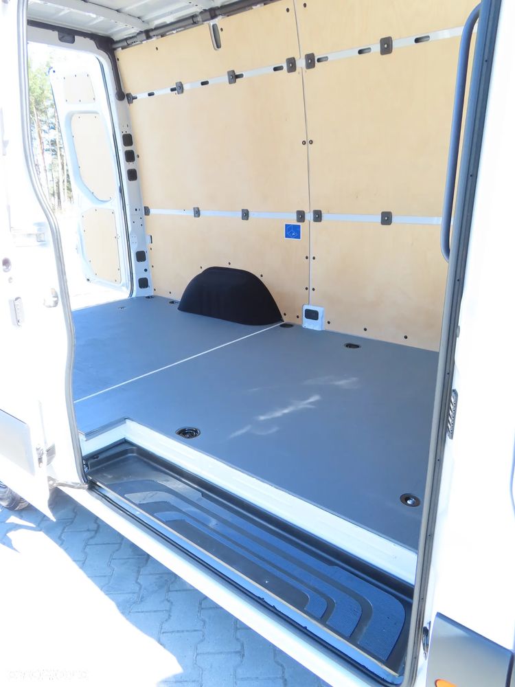 Mercedes-Benz Sprinter 317 CDI 170 KM 9G-Tronic Automat Model 907, L2H2 Furgon Blaszak, Wysoki Dach, 5932 mm Dł, FULL LED, HAK 3500 Kg, Rozstaw Osi 3665 mm, Ładowność 1174 Kg, WZMACNIANY,  Stan Wizualny I Techniczny NOWY Tak Jak Z Taśmy Produkcyjnej Gotowy Dostępny OKAZJA POLECAM - 24