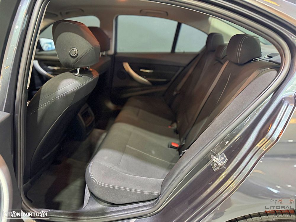 BMW 320 d Auto Line Sport - 17