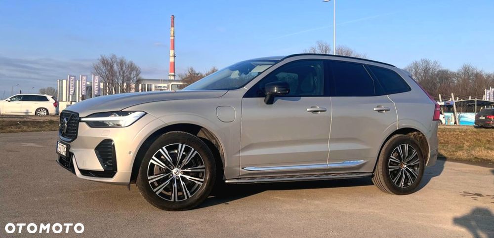 Volvo XC 60 T6 Plug-In Hybrid AWD Plus Black Edition - 5