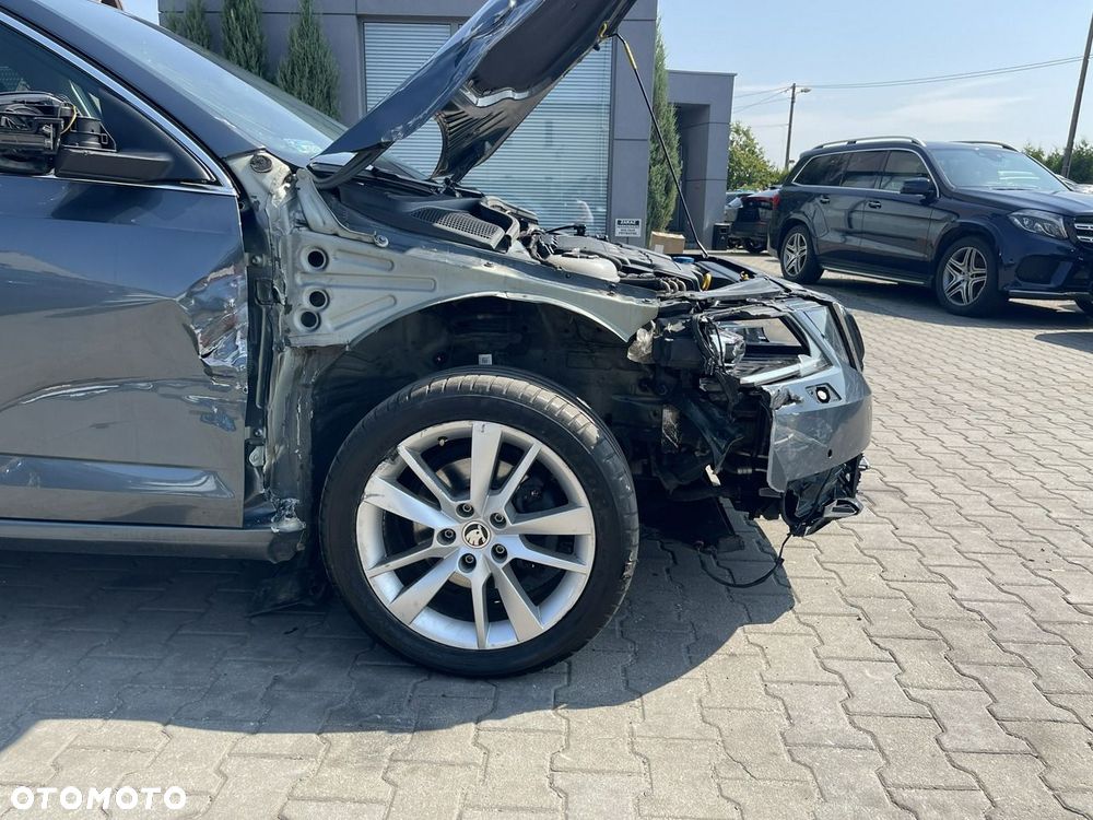 Skoda Octavia 2.0 TDI DSG Selection Plus - 6