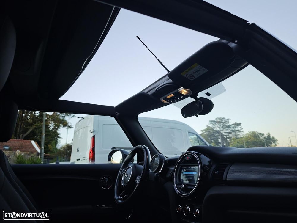 MINI Cabrio Cooper Auto - 40