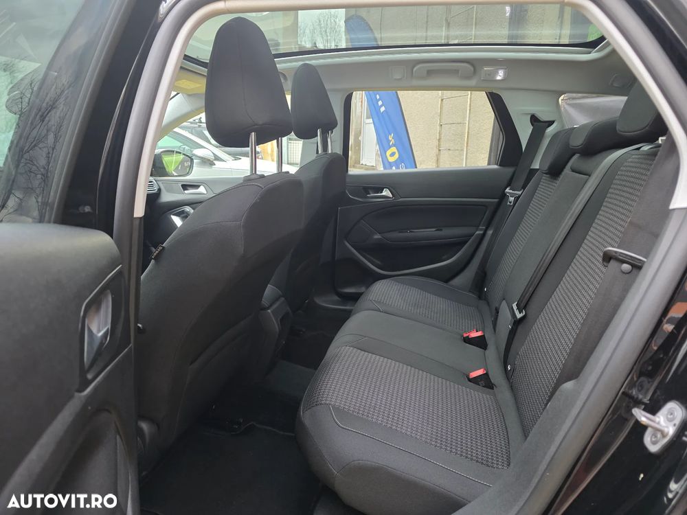 Peugeot 308 1.2 L PureTech Turbo S&S Allure - 12