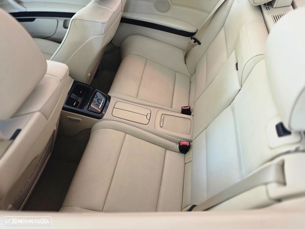 BMW 320 d Cabrio Intense - 12