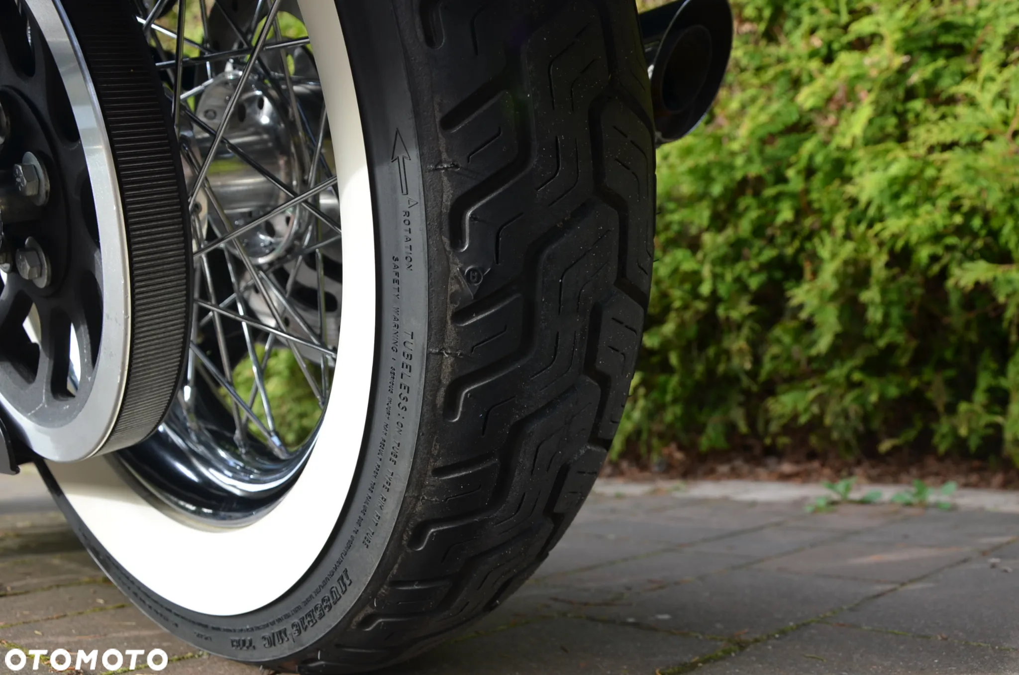 Harley-Davidson Softail Deluxe - 13