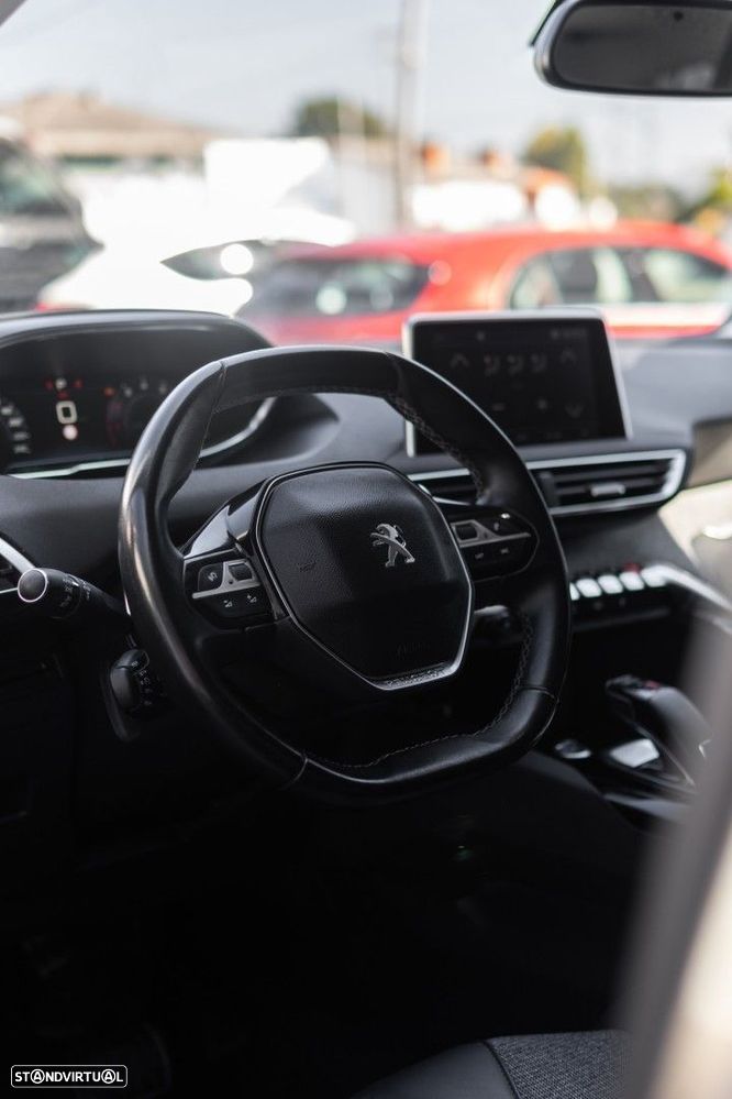 Peugeot 5008 1.2 PureTech Allure EAT6 - 18