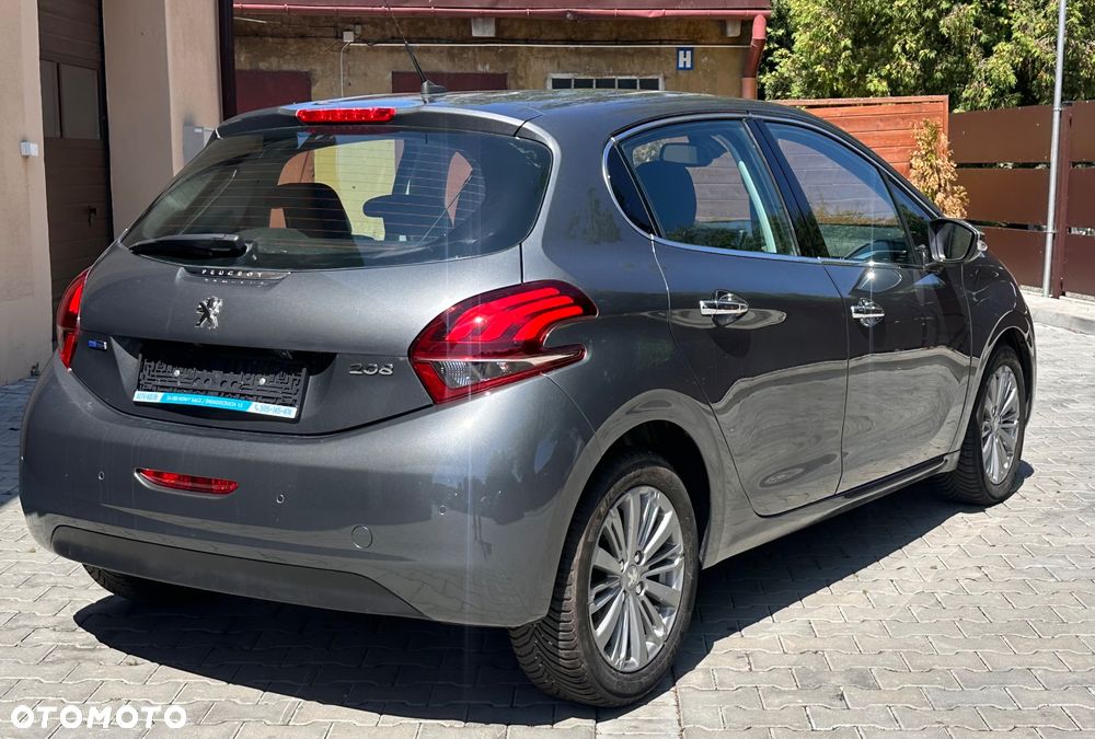 Peugeot 208 PureTech 110 Stop & Start EAT6 Signature - 3
