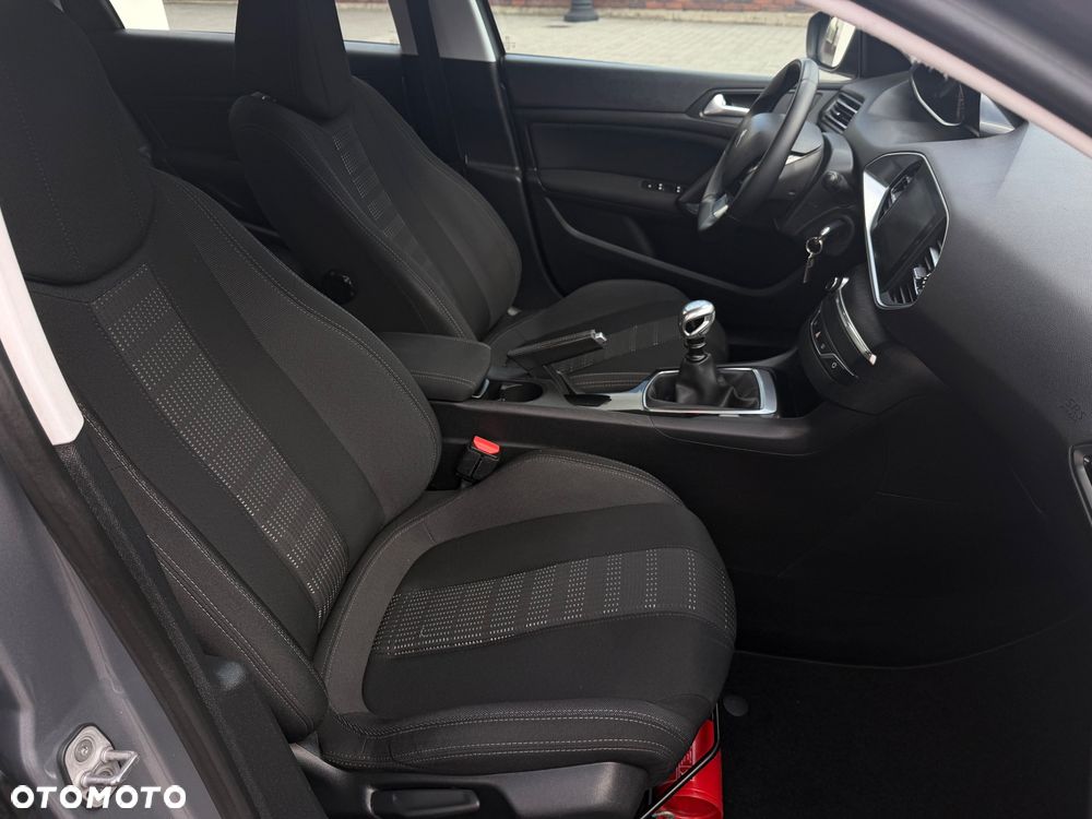 Peugeot 308 1.6 HDi Premium - 18