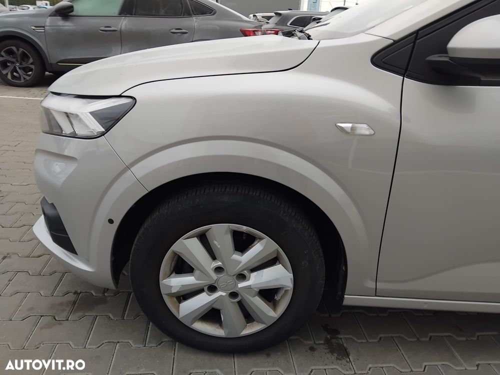 Dacia Logan TCe 90 MT6 Journey - 5