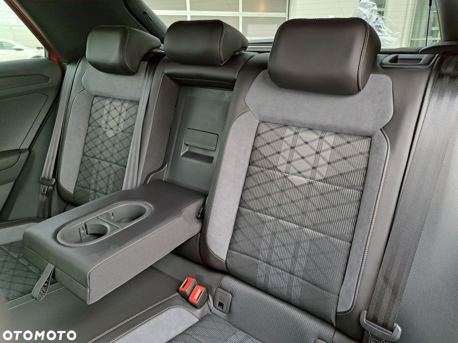 Volkswagen T-Roc 1.5 TSI R-Line DSG - 35