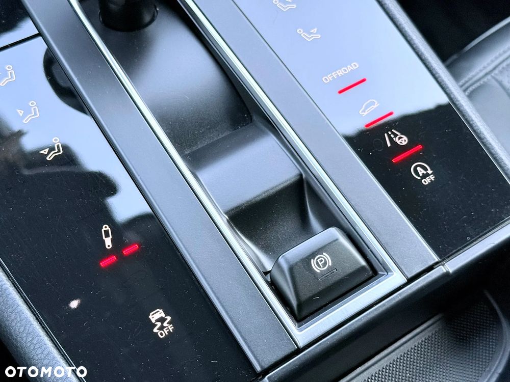 Porsche Macan T - 28