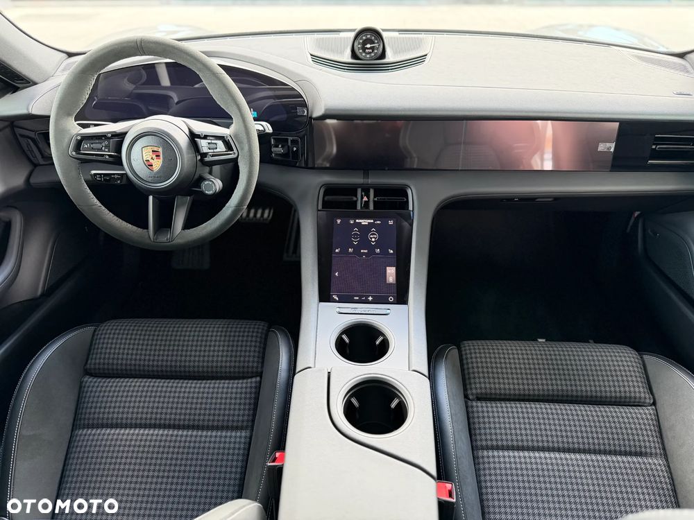 Porsche Taycan 105kWh 4 - 14