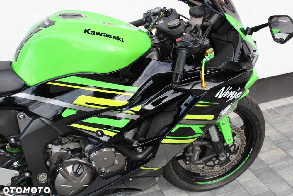 Kawasaki ZXR - 12