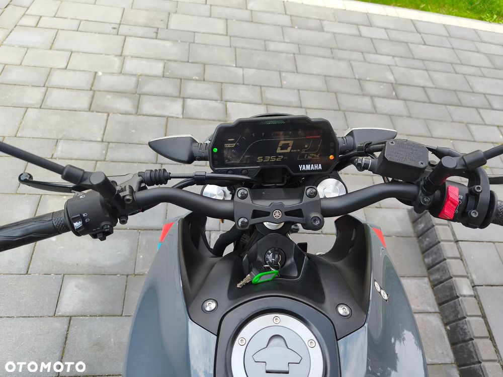 Yamaha MT - 22